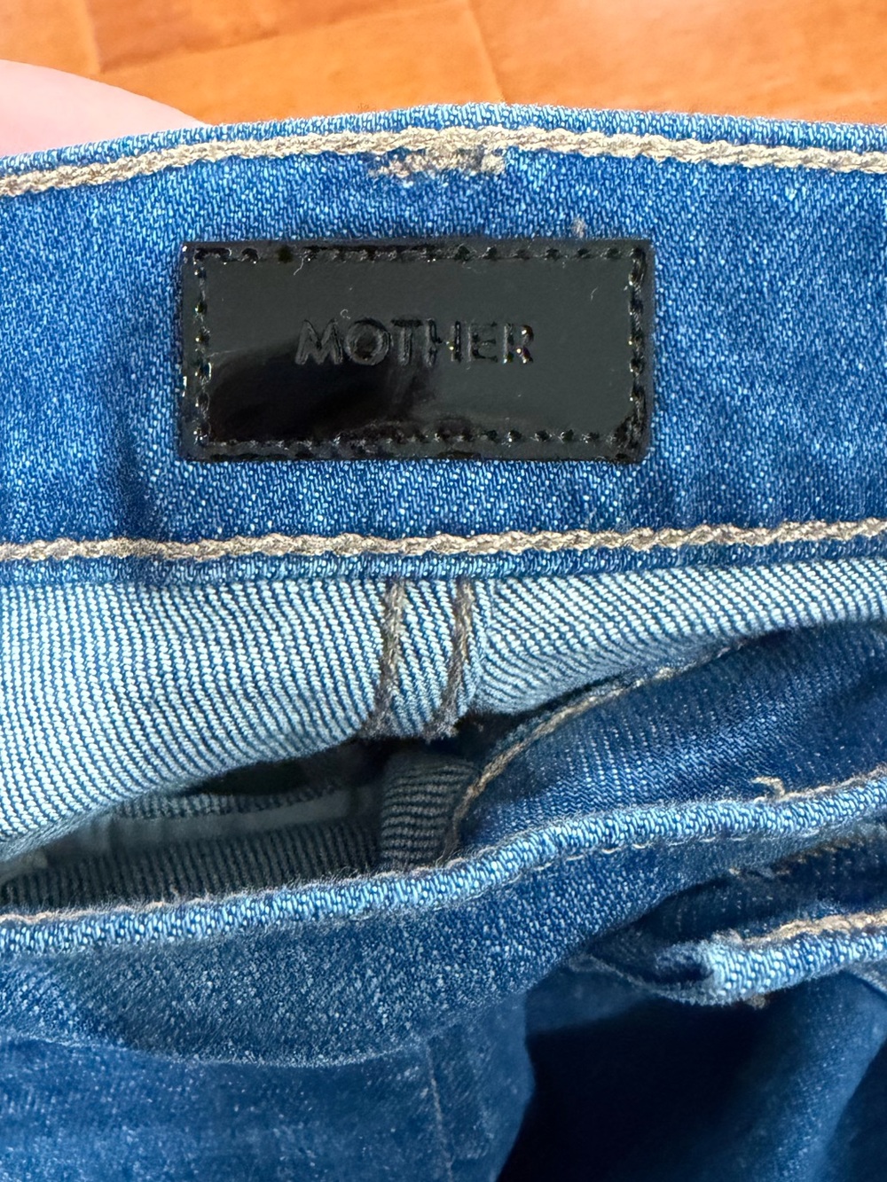 MOTHER Whisk Me Away Wash The Stashed Hustler Roller Sneak Wide Leg Jeans Sz. 25 - Picture 6 of 7